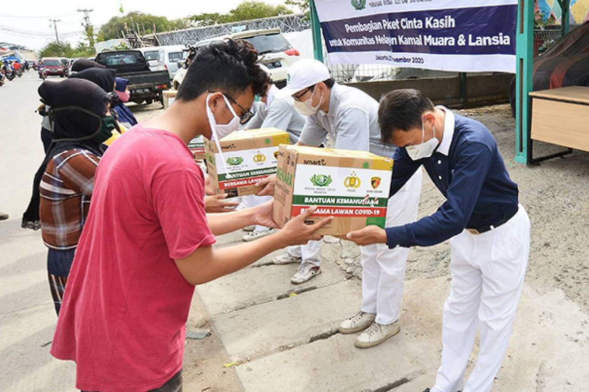 Bantuan Sembako Tzu Chi di Kamal Muara