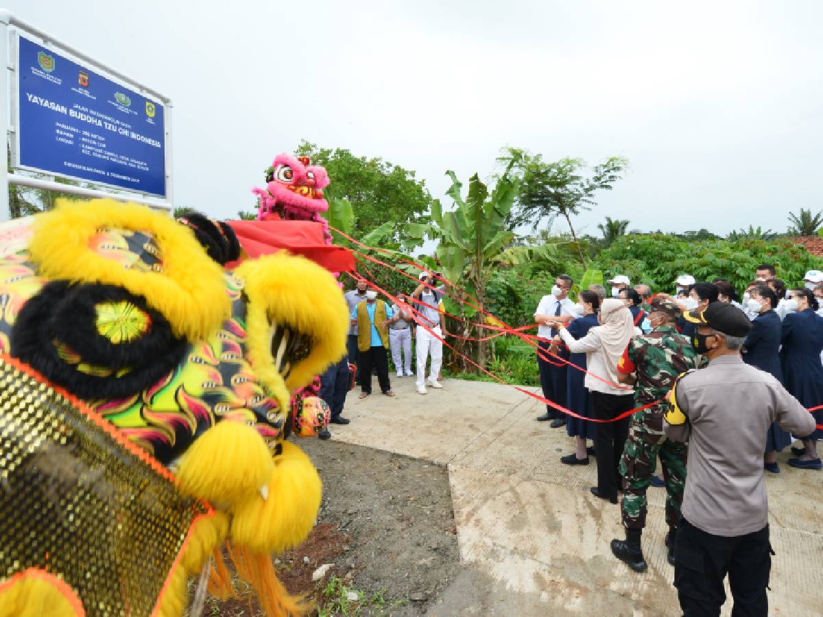 Jalan Cinta Kasih di Kampung Simpak