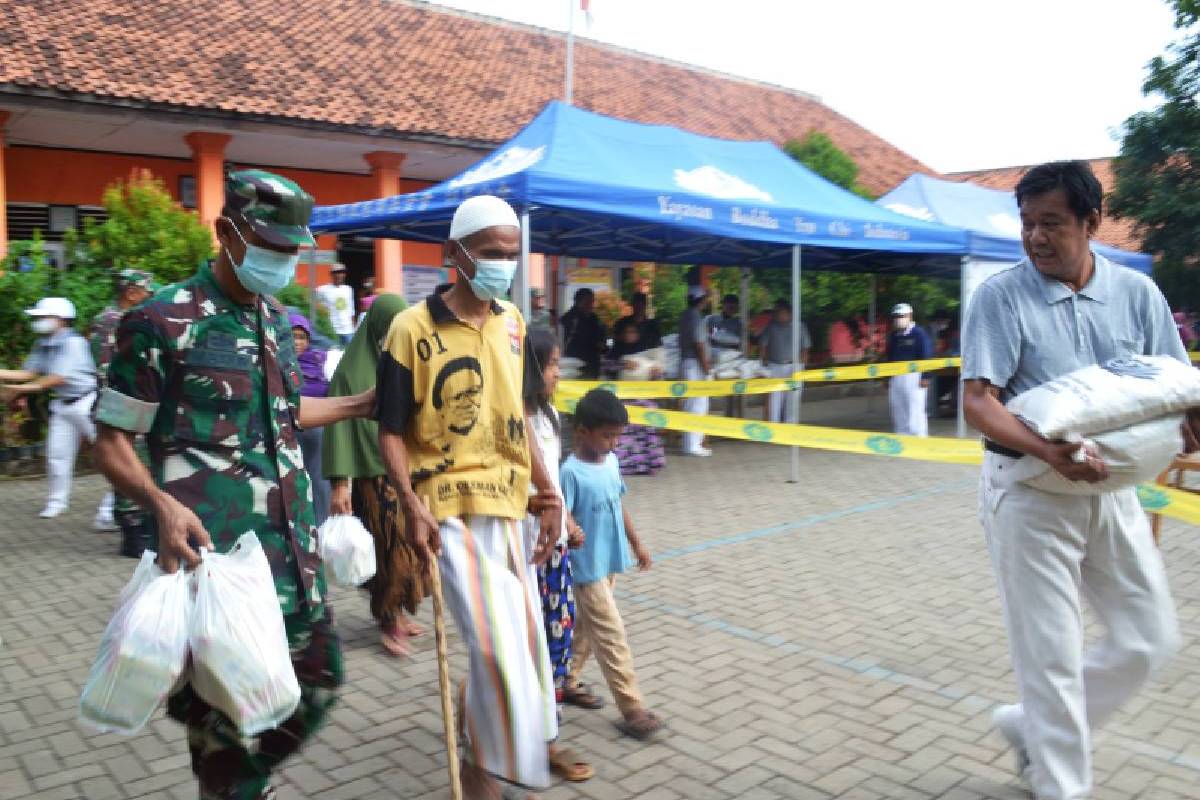 Kebahagiaan Warga Pancur di Serang Terima Paket Lebaran Tzu Chi