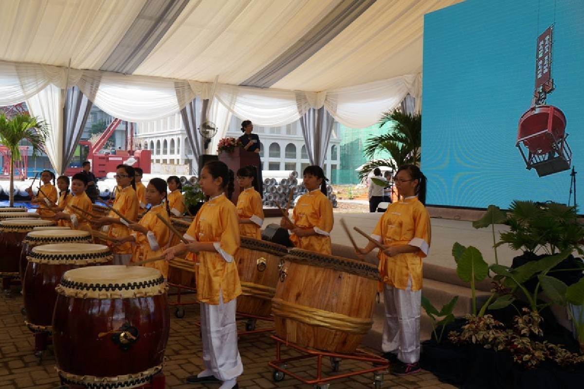 Topping off Gedung SMP-SMA Sekolah Tzu Chi Indonesia