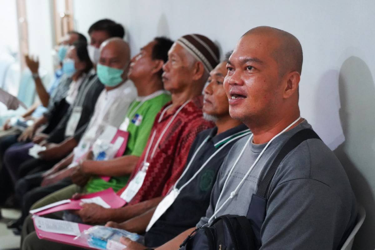Baksos Kesehatan Tzu Chi di Batam: Hampir Empat Tahun Pandangan Kabur, Pak Benny Tetap Berjuang demi Keluarga