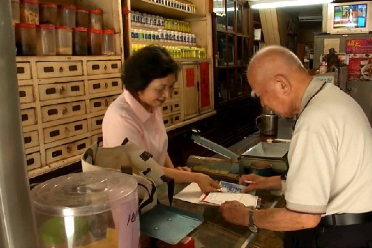 Ceramah Master Cheng Yen: Selamanya menjadi Teladan di Dunia