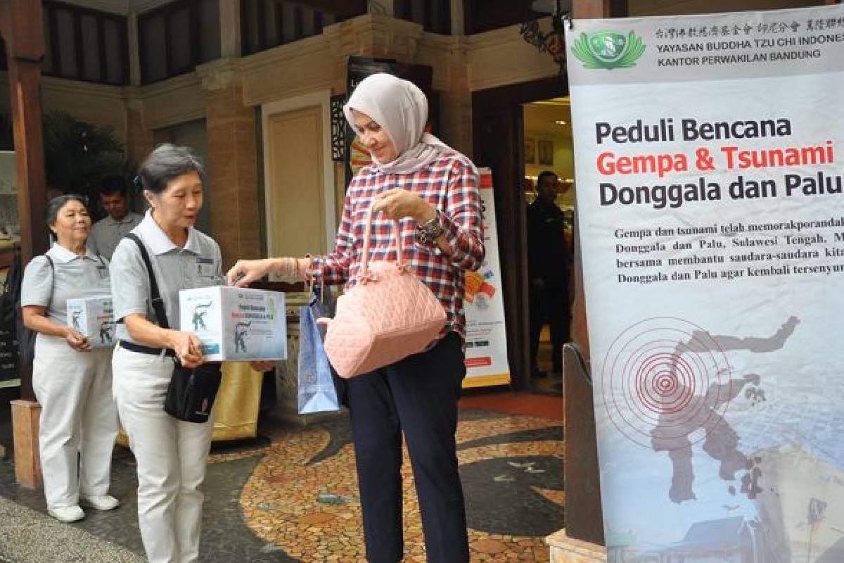 Bersama-sama Meringankan Penderitaan Korban Gempa