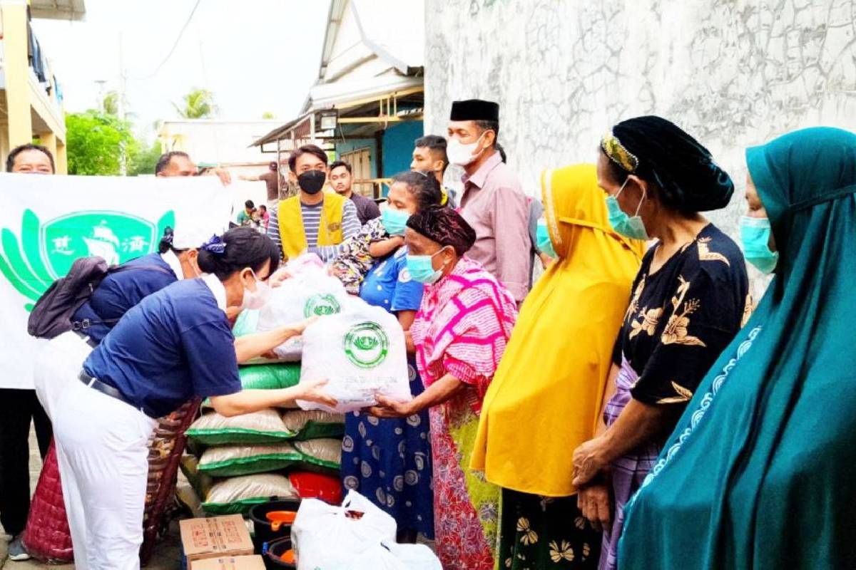 Membantu Korban Kebakaran di Tamalanrea, Kota Makassar