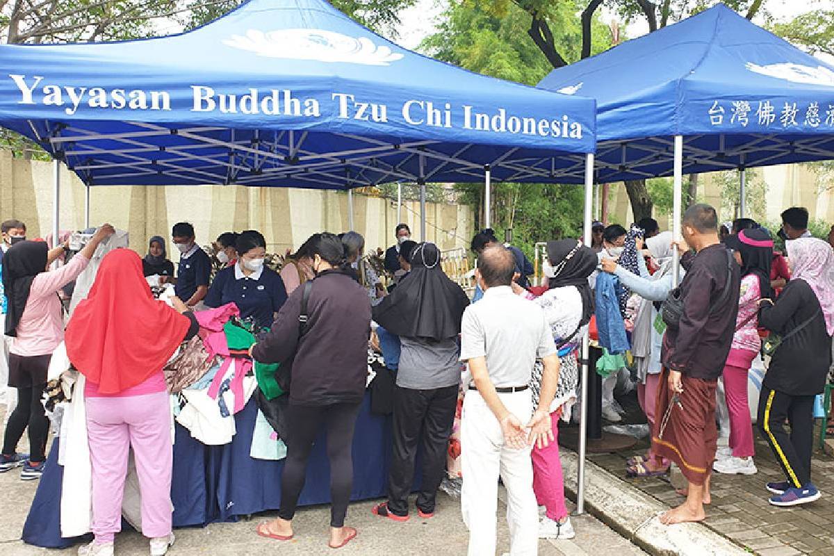 Belanja Sekaligus Berdonasi di Bazar Amal 