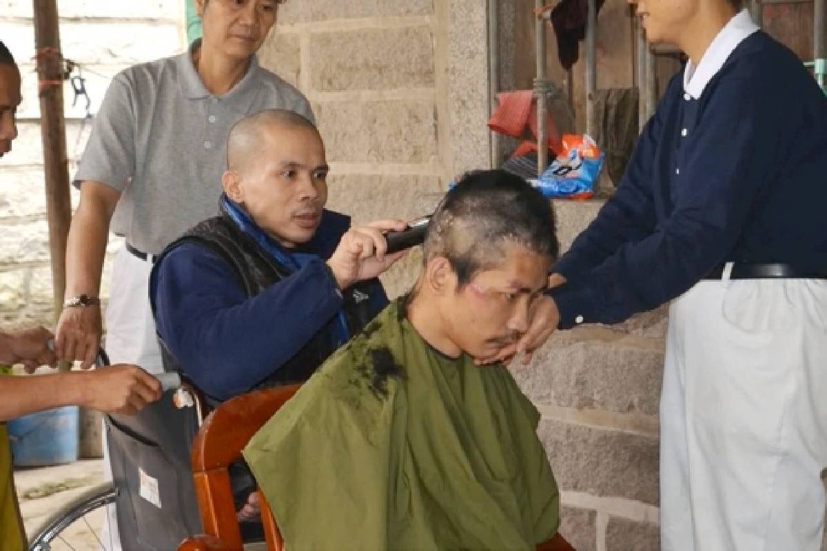 Ceramah Master Cheng Yen: Melatih Diri untuk Memberi dan Melepas demi Melindungi Semua Makhluk