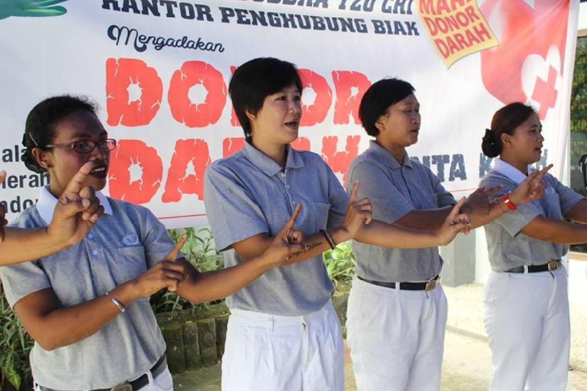 Mengikuti Donor Darah bersama Tzu Chi Biak 