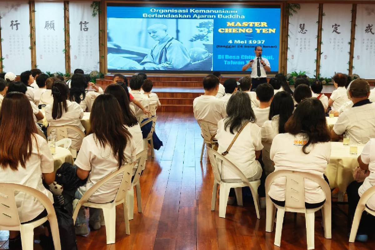 Umat Vihara Dharma Ratna dan Vihara Widhi Sakti Sukabumi Berkunjung ke Tzu Chi Center PIK