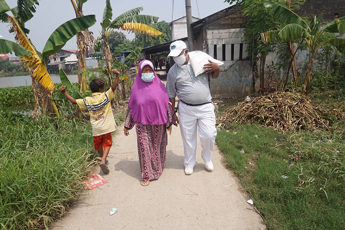 Berbagi Kebahagiaan di Momen Imlek 