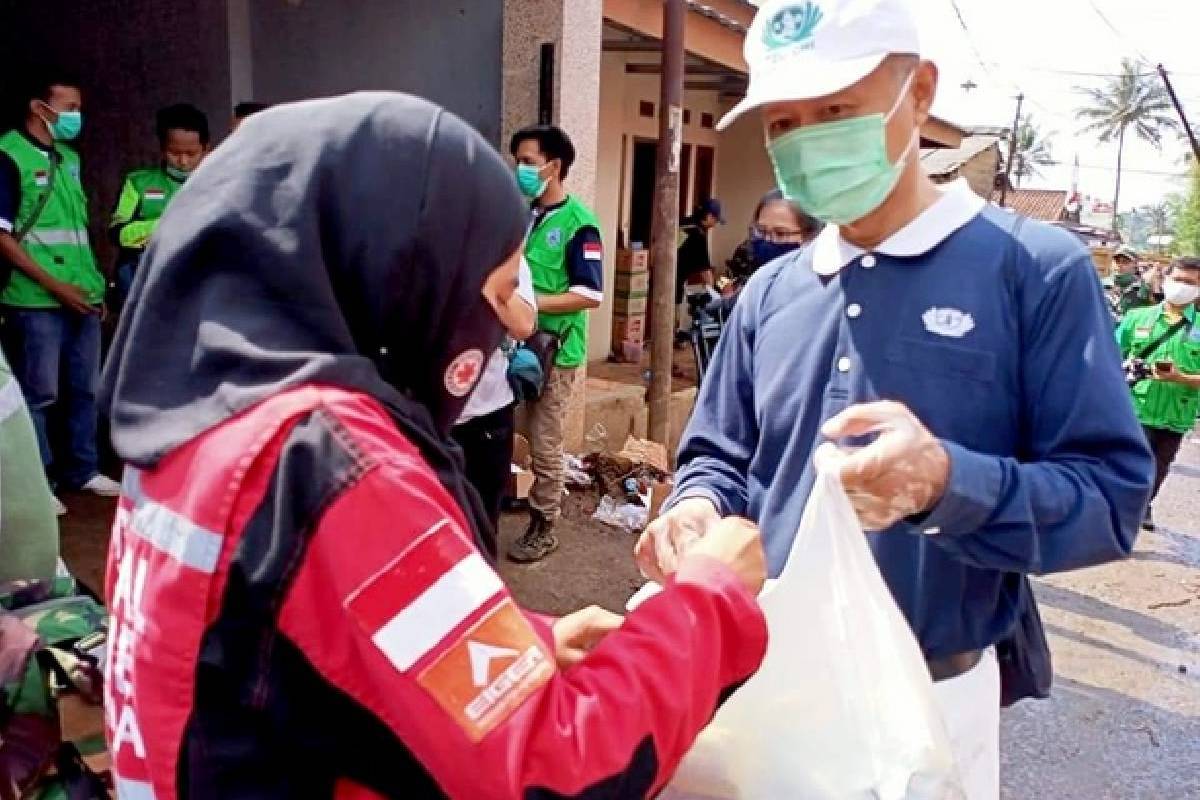 Penyaluran Bantuan Banjir Bandang di Sukabumi Terus Berlanjut