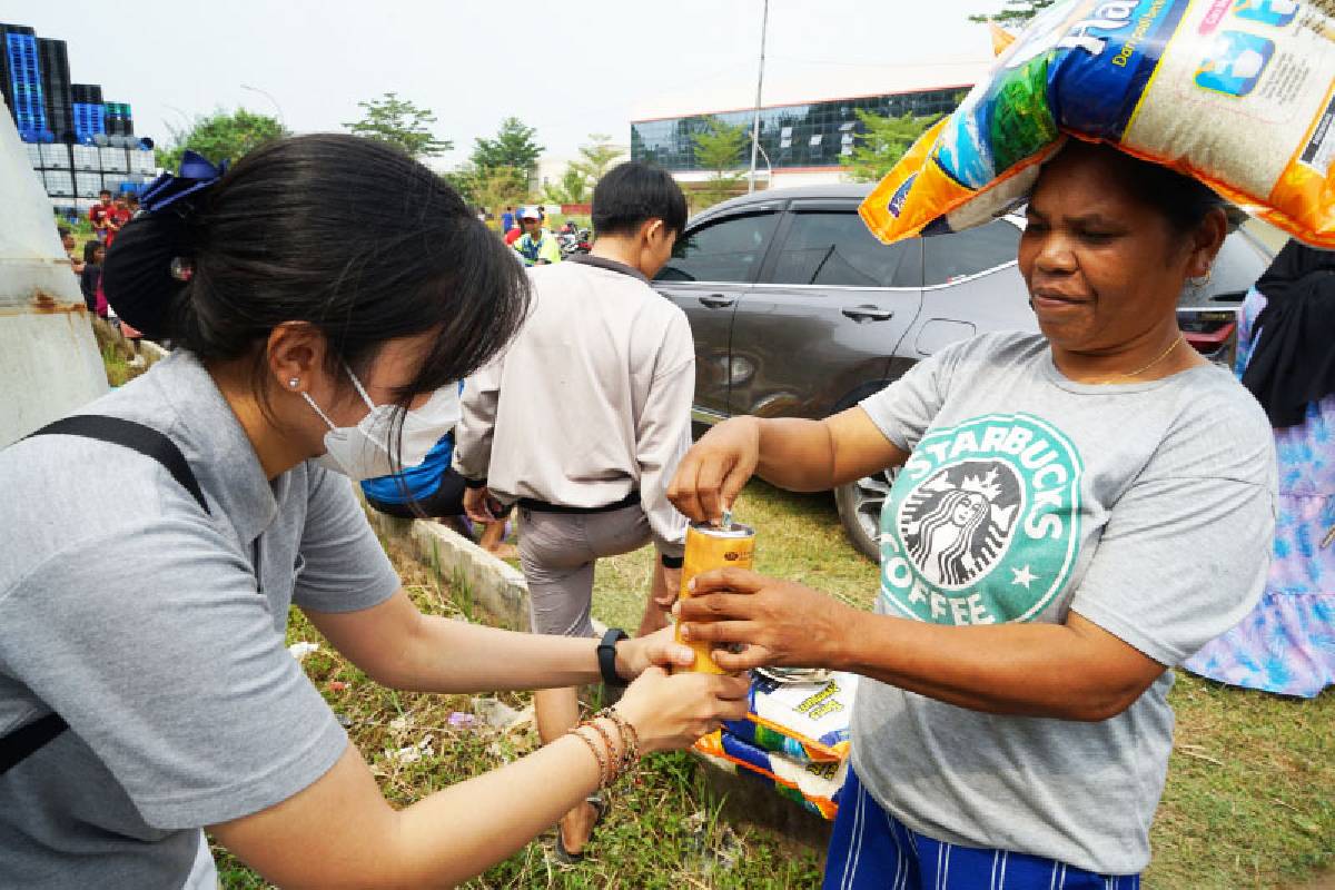 Warga Kampung Air Menerima Berkah dan Menciptakan Berkah Kembali 