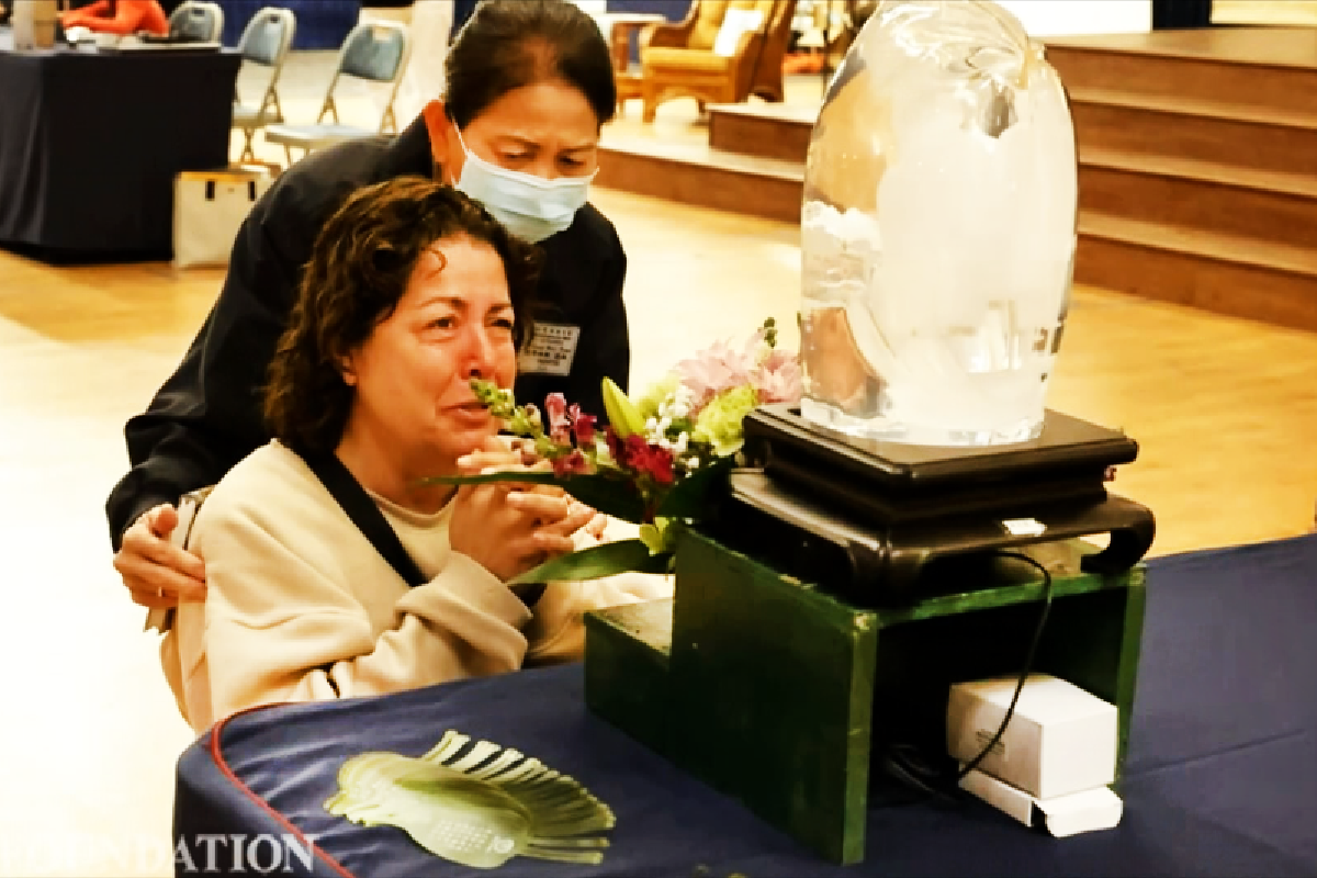 Ceramah Master Cheng Yen: Terjun ke Tengah Masyarakat dan Menyebarkan Kebajikan