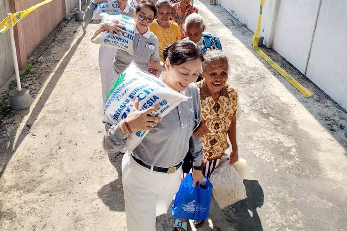 Sukacita Warga Pematang Siantar Menerima Paket Lebaran Tzu Chi 