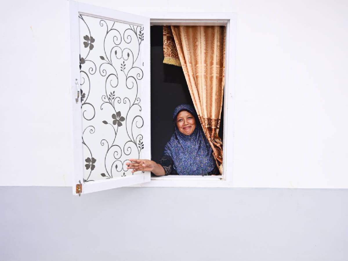 Dari Balik Jendela, Harapan Menyapa