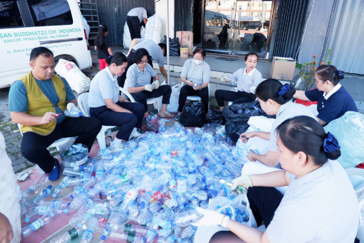 Titik Pilah Baru, Ikatan yang Terjalin, Berkah yang Tercipta: Wujud Cinta Kasih Tzu Chi Palembang untuk Bumi