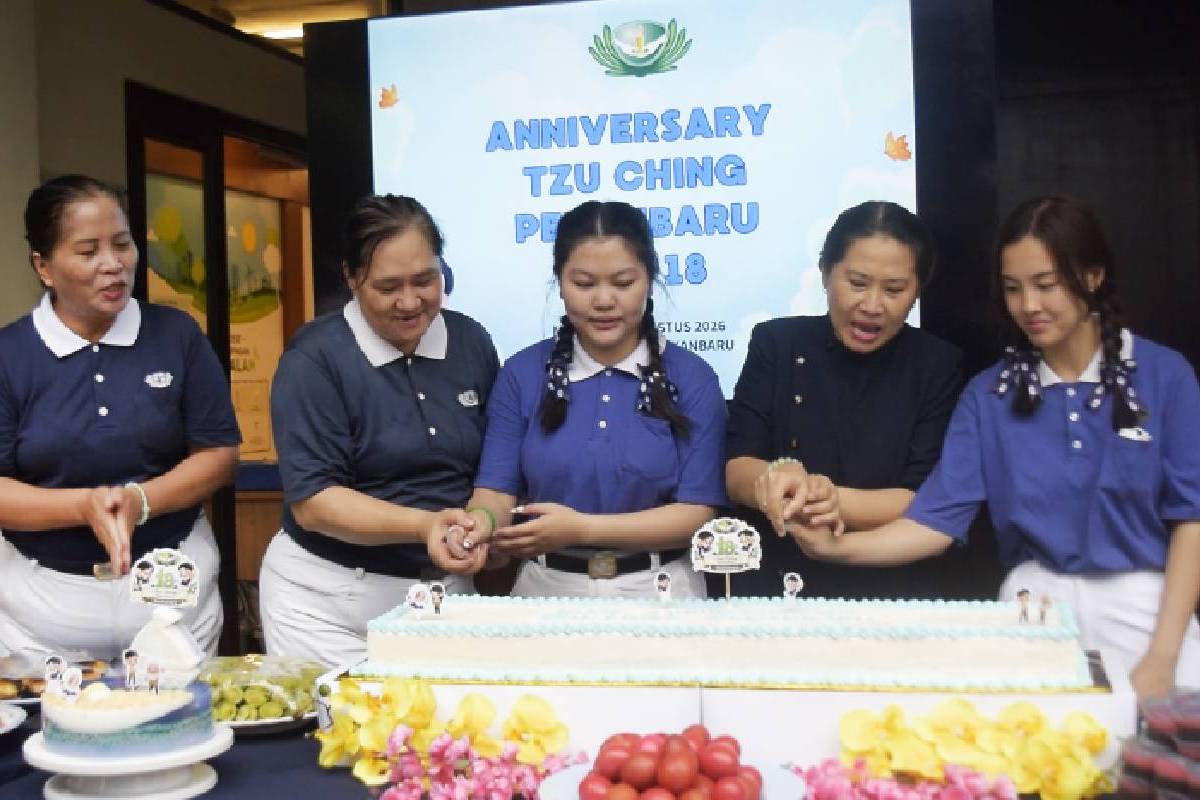 Berbagi Kehangatan di HUT Ke-18 Tzu Ching Pekanbaru