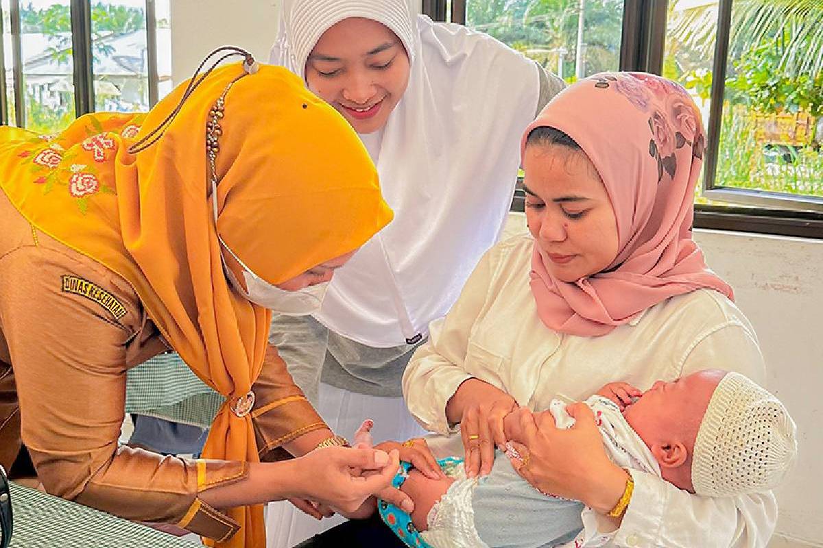 Berbagi Kasih untuk Anak dan Lansia di Posyandu Perkebunan Normark