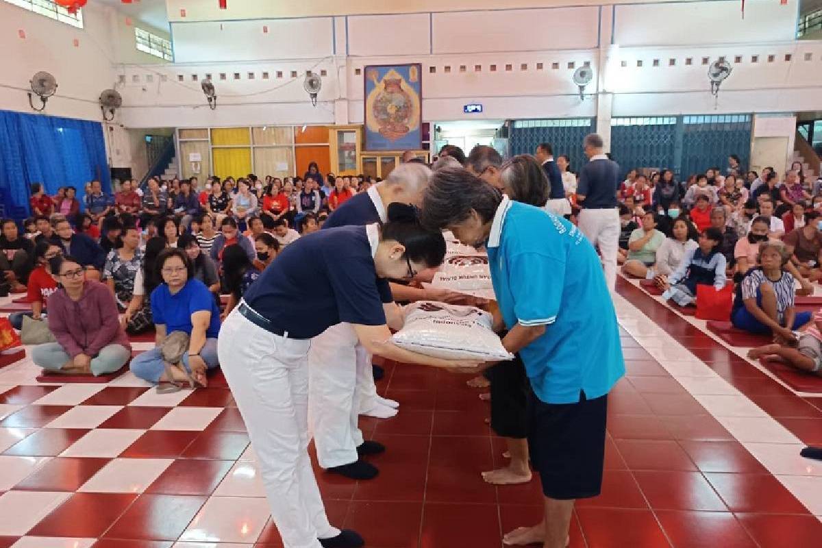 Paket Imlek 2026: Menyalurkan Cinta Kasih Imlek di Vihara BBC dan Cetiya Bala Guna