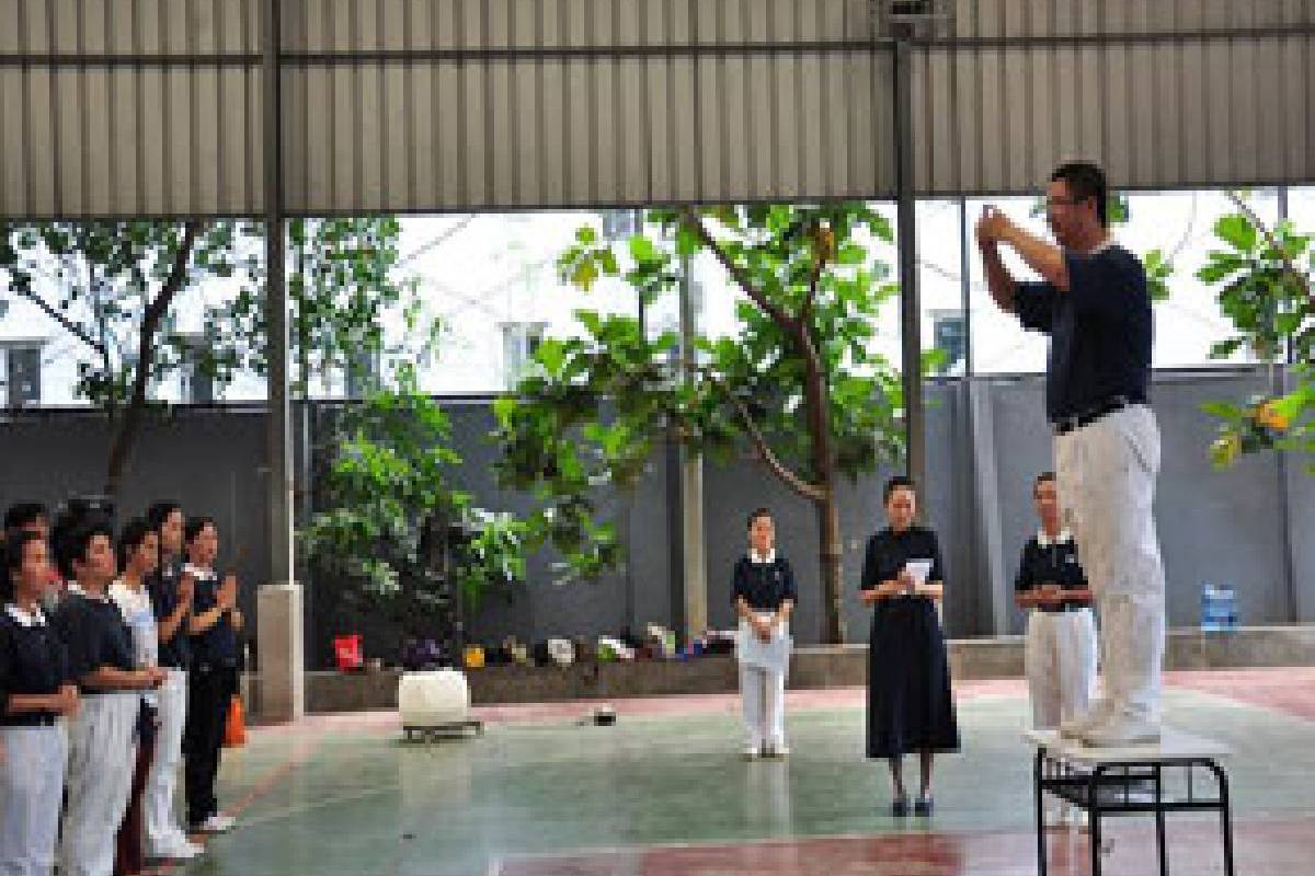 Tekad Gan En Hu Menjadi Relawan Daun Bodhi