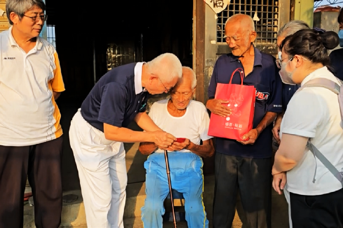 Ceramah Master Cheng Yen: Membina Berkah dan Kebijaksanaan di Ladang Pelatihan yang Murni