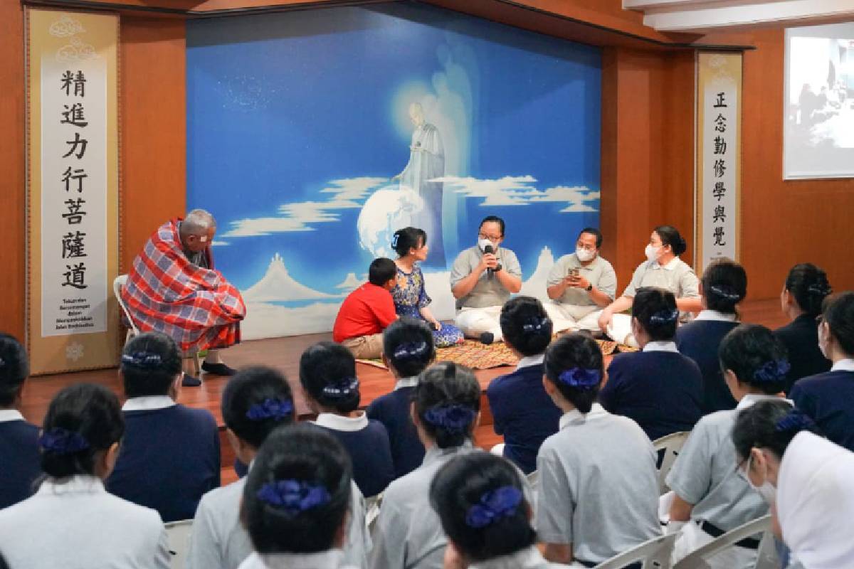 Menguatkan Welas Asih dan Kebijaksanaan di Pelatihan Misi Amal Tzu Chi Medan