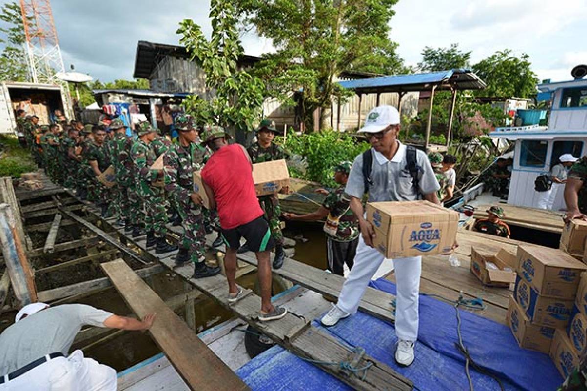 Pemberian Bantuan Tzu Chi ke Asmat Gelombang 2