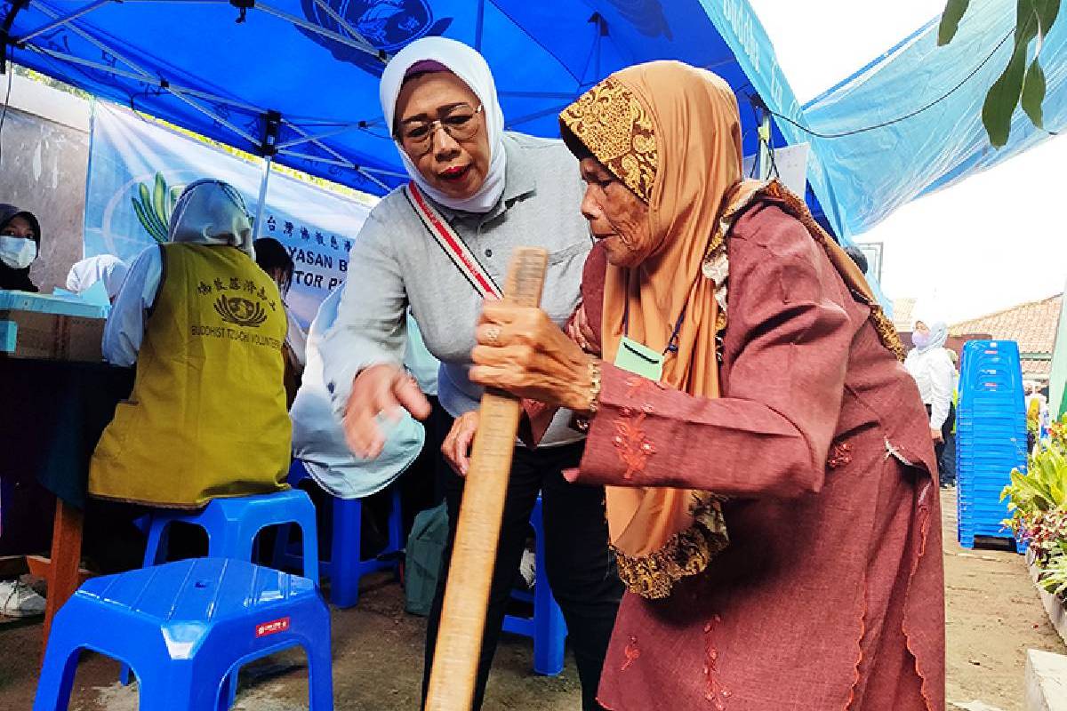 Perhatian Bagi Warga Desa Lagadar Lewat Baksos Kesehatan