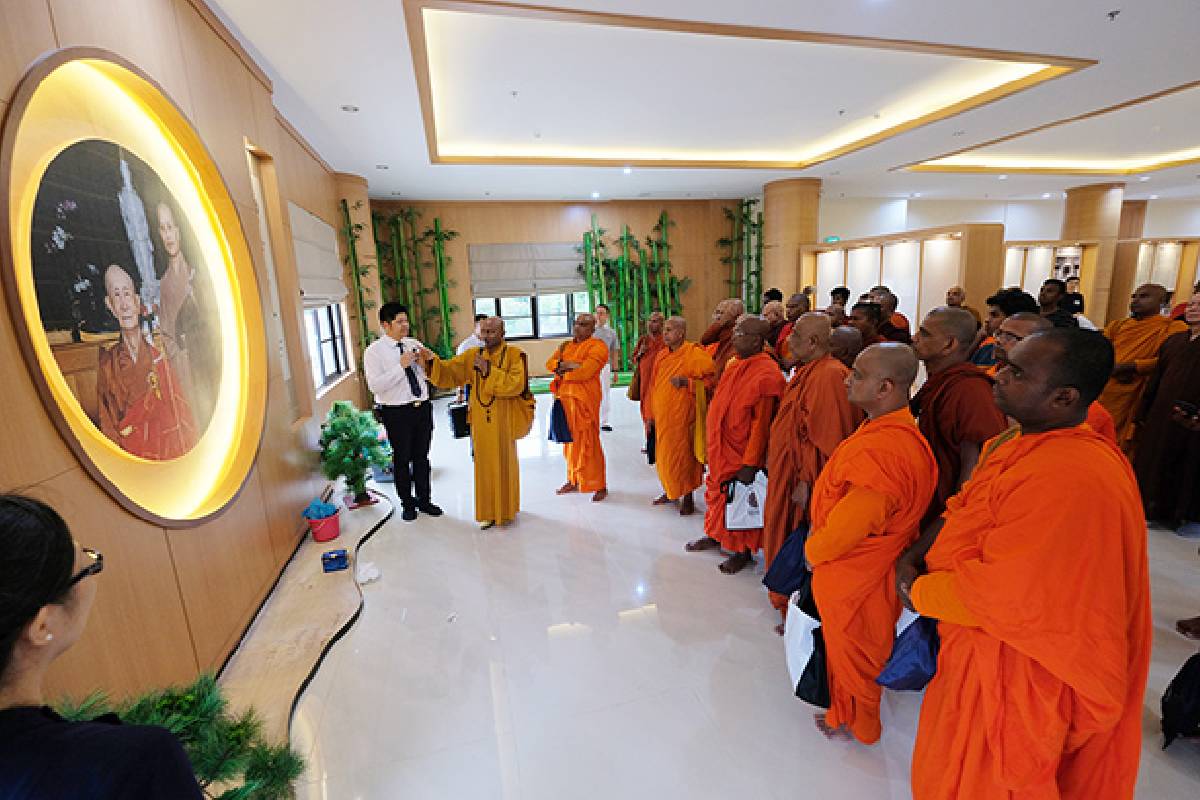 Kunjungan Biksu Dari Sri Lanka
