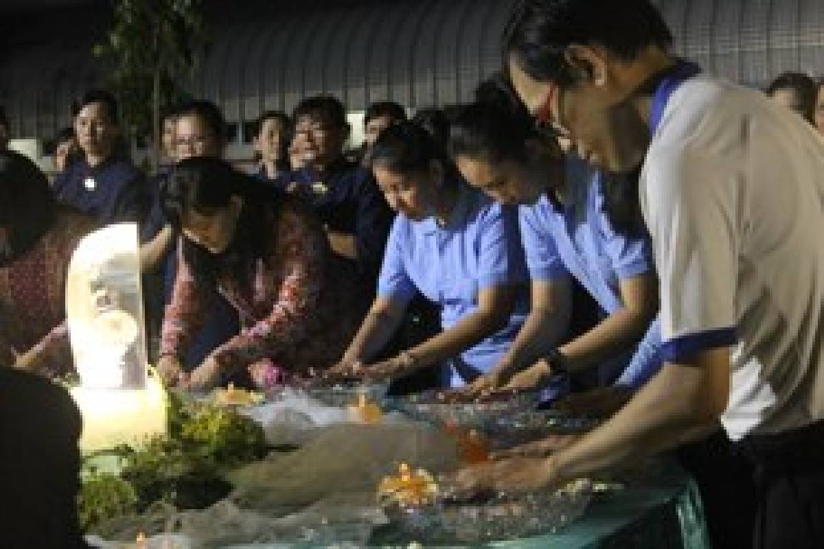 Mengingat Budi Luhur Buddha, Orangtua Dan Semua Makhluk