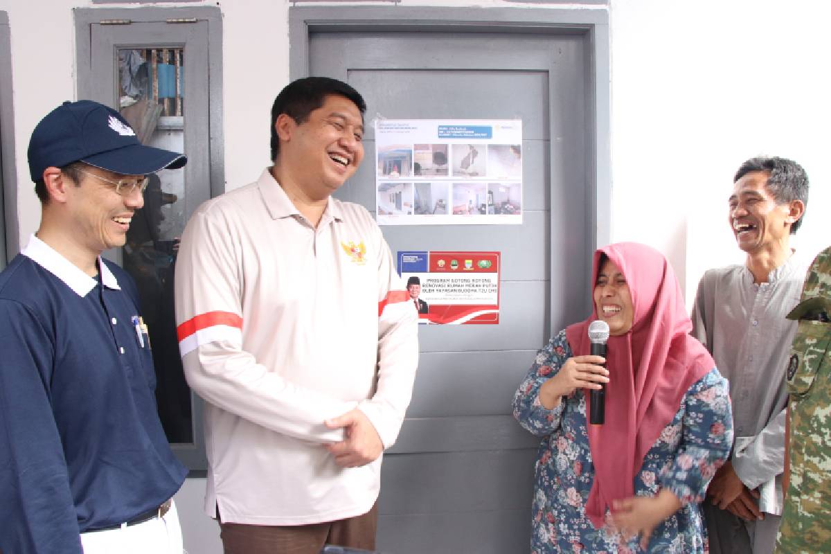 Renovasi Rumah Tidak Layak Huni di Bandung: Kunci Harapan dari Warung Muncang, Kota Bandung 