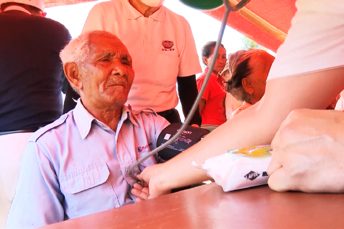 Ceramah Master Cheng Yen: Senantiasa Tekun dan Bersemangat di Tengah Waktu yang Terus Mengalir