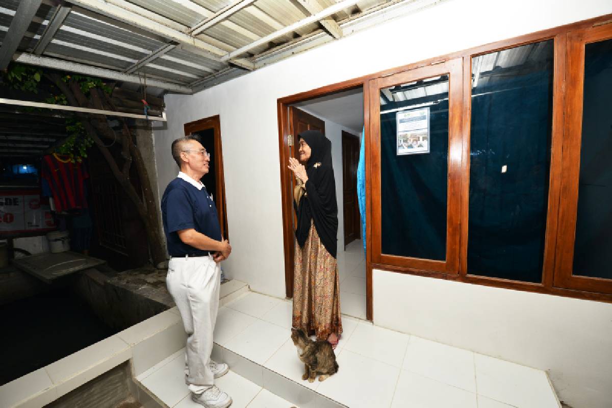 Sentuhan Kasih Menciptakan Lingkungan Sehat untuk Surtinah