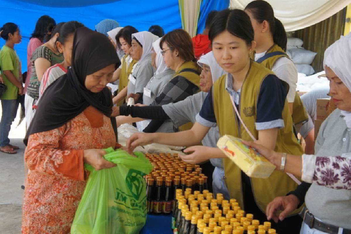 Berbagi Cinta Kasih Kepada Warga 13 dan 14 Ilir