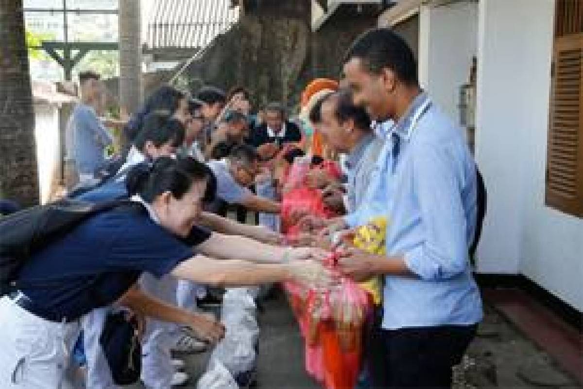 Mengubah Duka Pengungsi Menjadi Sukacita