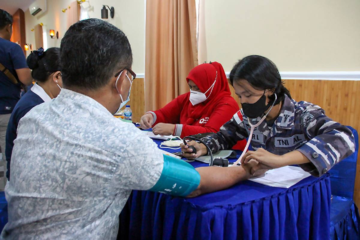 Bakti Kesehatan Donor Darah dan Perawatan Gigi dalam Rangka HUT TNI Angkatan Laut ke-77