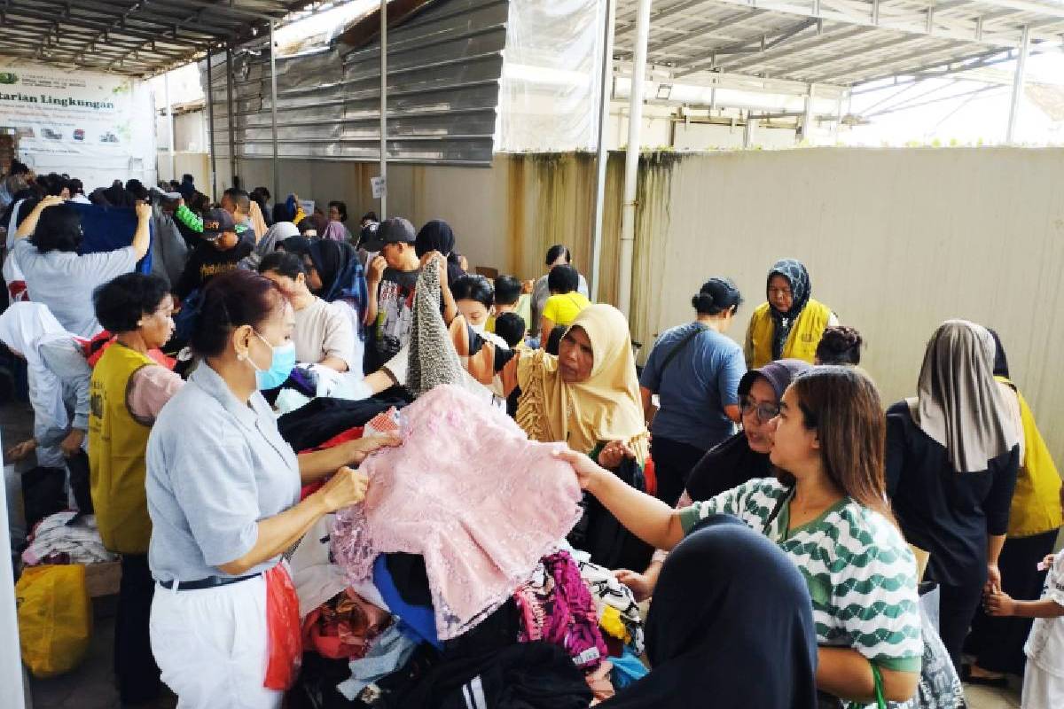 Bazar Pakaian Layak Pakai di Tzu Chi Lampung yang Mencerminkan Semangat Berbagi 