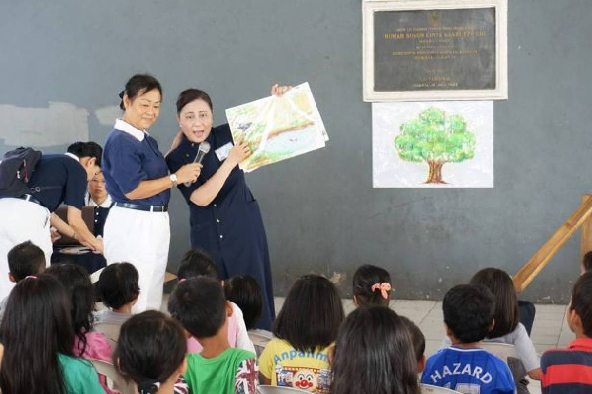 Belajar dari Burung Gagak dan Semut