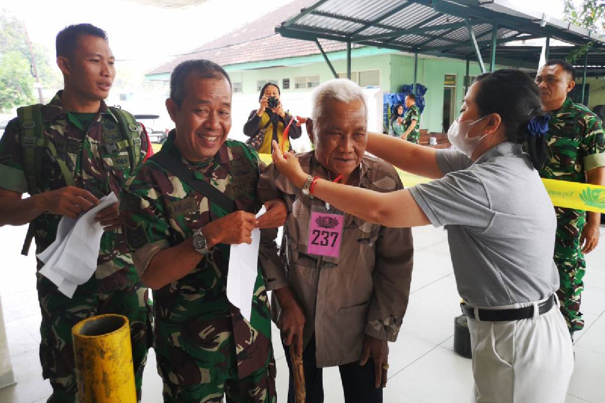 Screening Baksos Operasi Katarak ke-149 Tzu Chi Surabaya