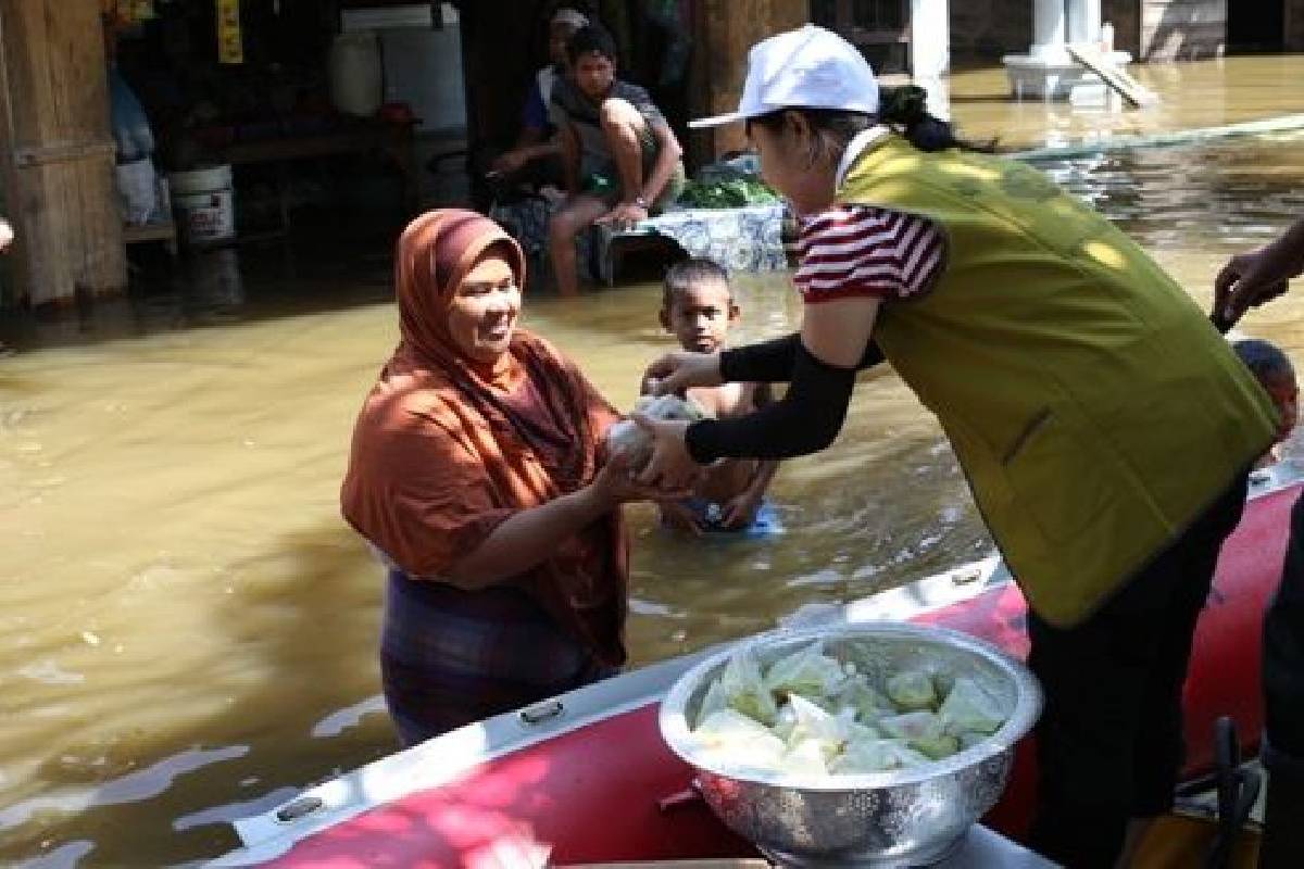 Dapur Umum untuk Korban Banjir di Kabupaten Langkat