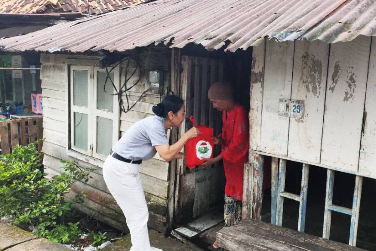 Menyusuri Lorong Sempit, Menyapa Harapan Para Lansia