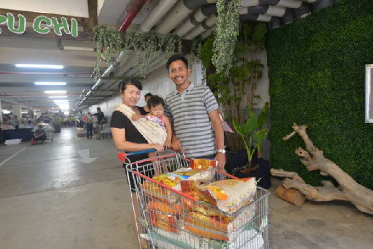Bazar Amal Tzu Chi: Menggarap Ladang Berkah Bersama