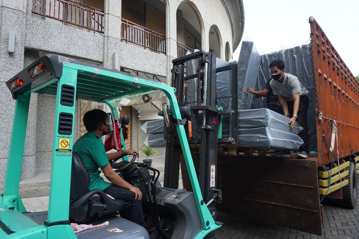 Bantuan Tzu Chi untuk Shelter Karantina Covid-19 di UGM