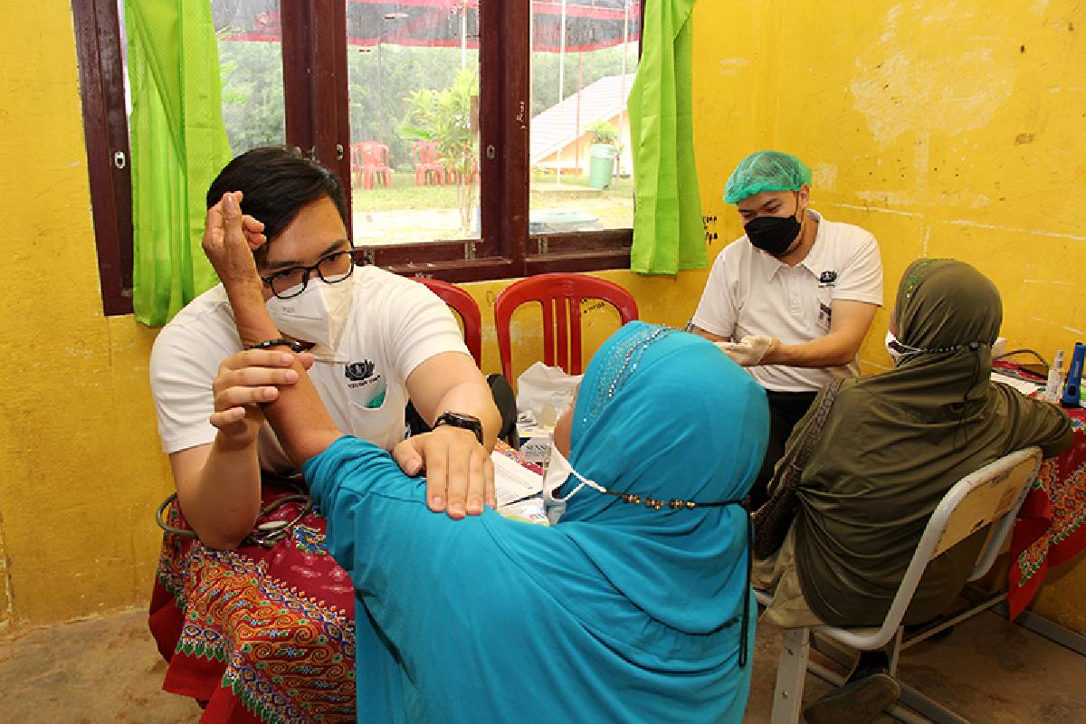 Pelayanan Kesehatan Gratis Bagi Warga Desa Belani