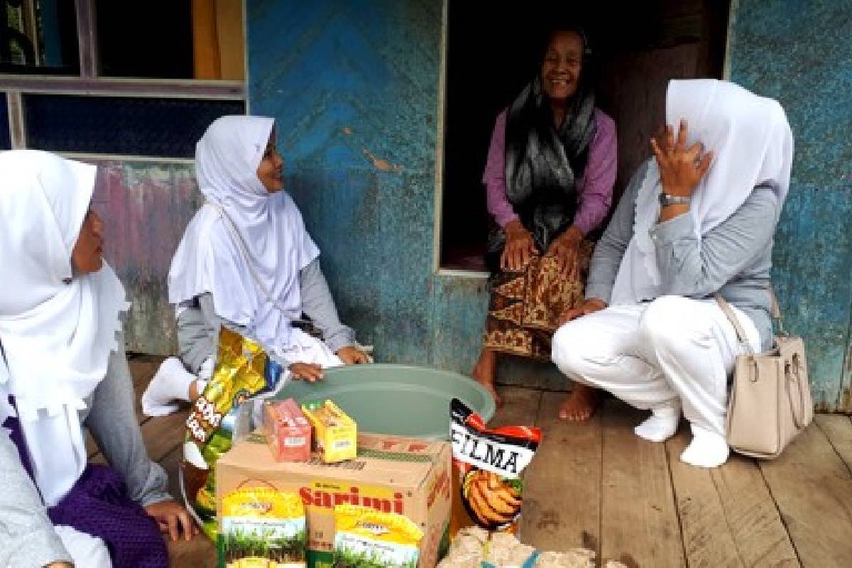 Beramal, Sebuah Wujud dari Cinta Kasih 