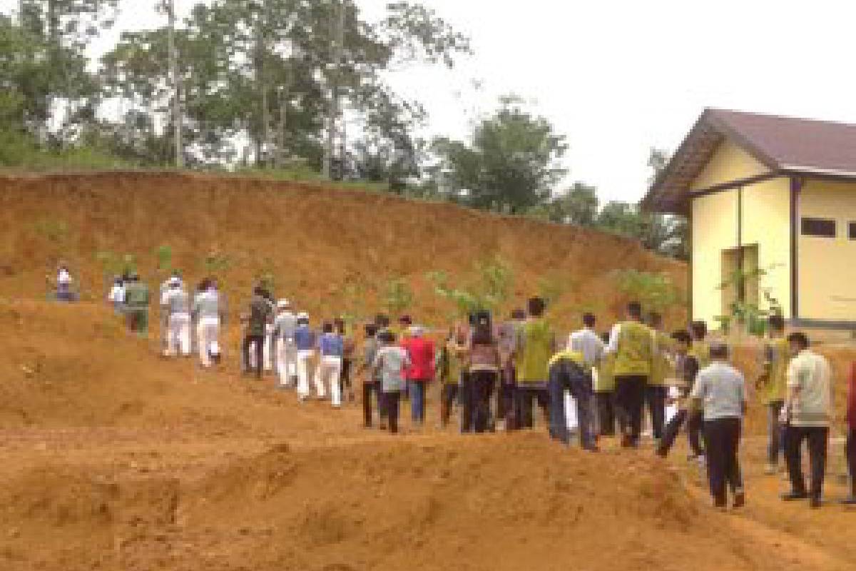 Penghijauan di Desa Binaan Tzu Chi