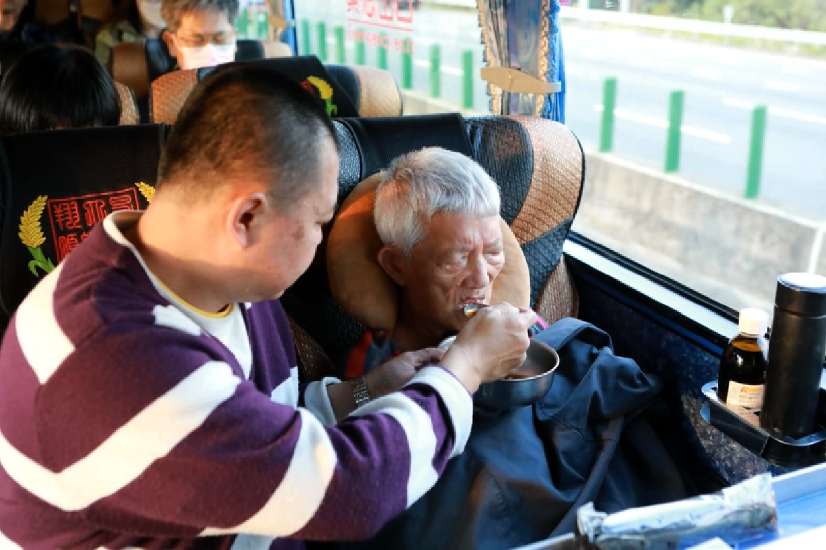 Ceramah Master Cheng Yen: Berpegang pada Ajaran Bajik dan Berbakti kepada Orang Tua  
