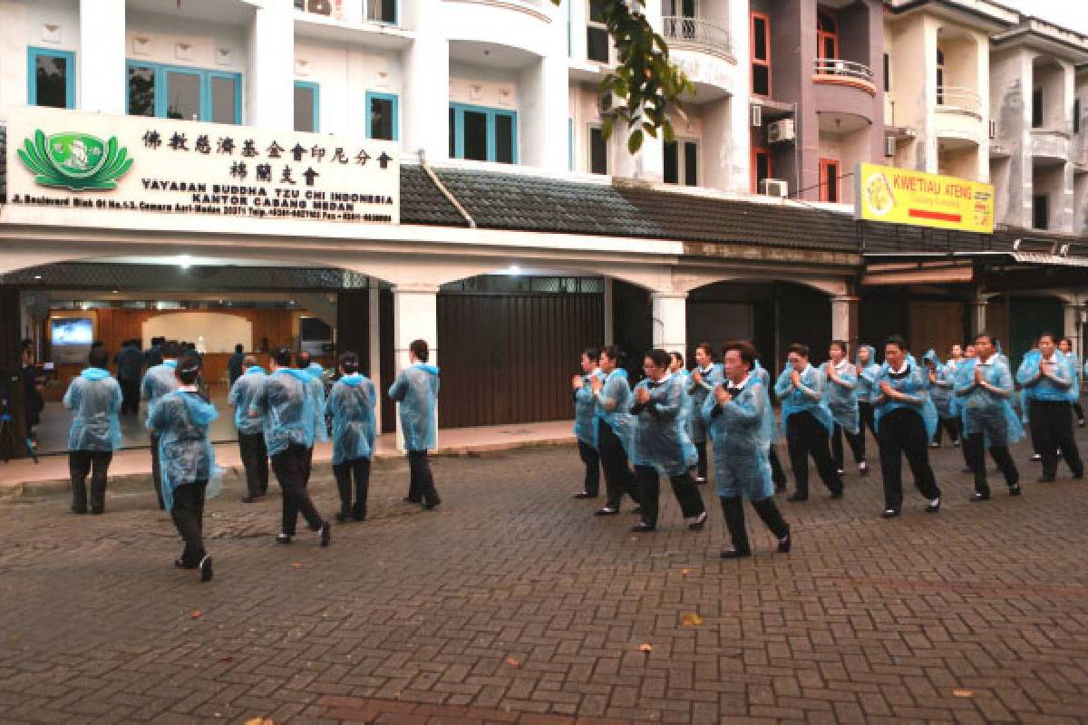 Ritual Namaskara di Bulan Tujuh Penuh Berkah