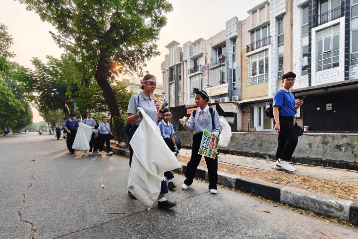 Melangkah Sehat, Mewariskan Bumi Bersih: Fun Walk Pelestarian Lingkungan Bersama Tzu Chi