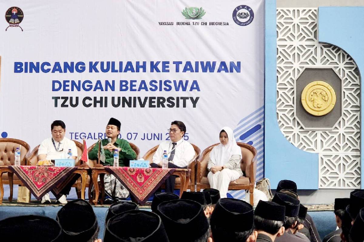 Tzu Chi University Perkenalkan Program Beasiswa ke Pesantren Syubbanul Wathon