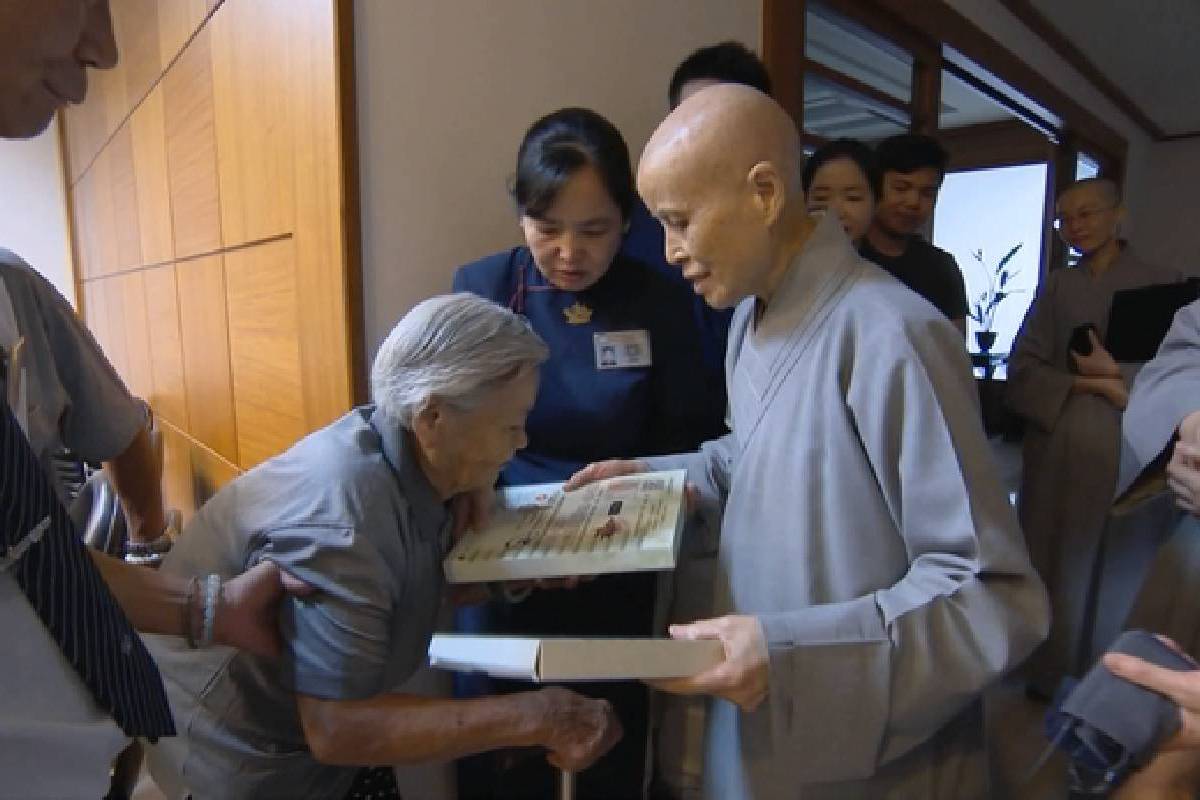 Ceramah Master Cheng Yen: Melindungi Kehidupan dengan Cinta Kasih